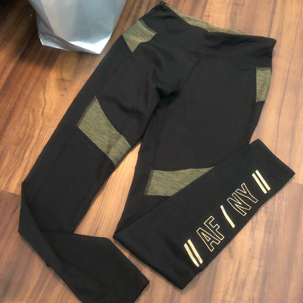Abercrombie and Fitch green and black leggings S